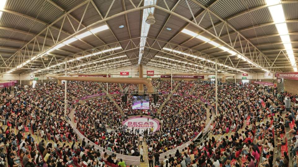 Estudiantes de la Universidad de Sonora reciben Beca de Oportunidades